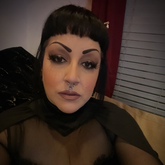 Meet your Posher, Alejandra - Picture 3 of 8